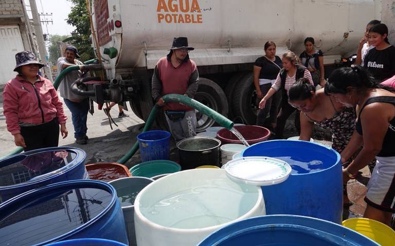 Detectan abusos de pipas de agua en Toluca: buscan regularlas y poner límites